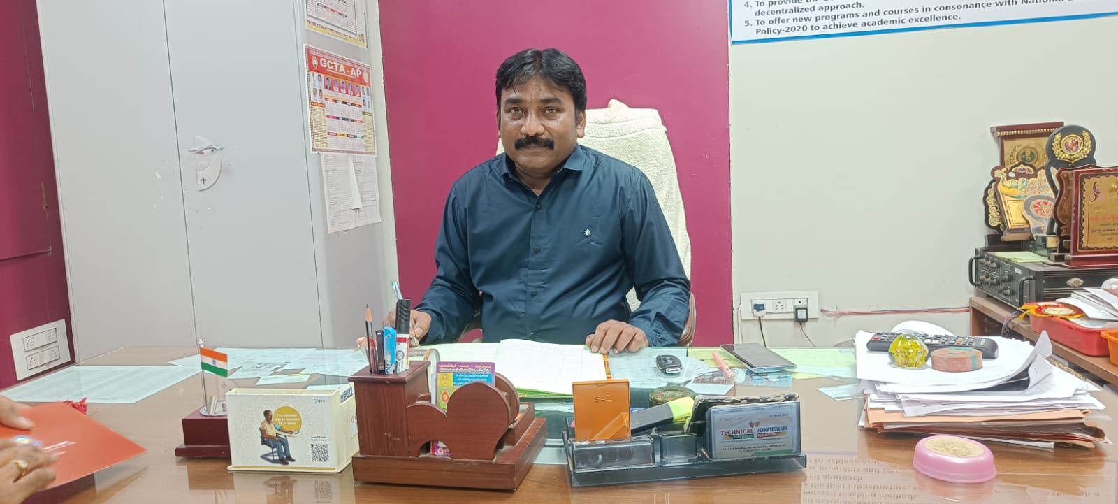 Dr. M Ravi Kumar
